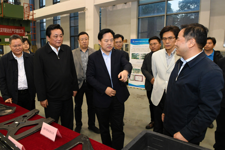 常州市市长陈清虎调研我院.jpg