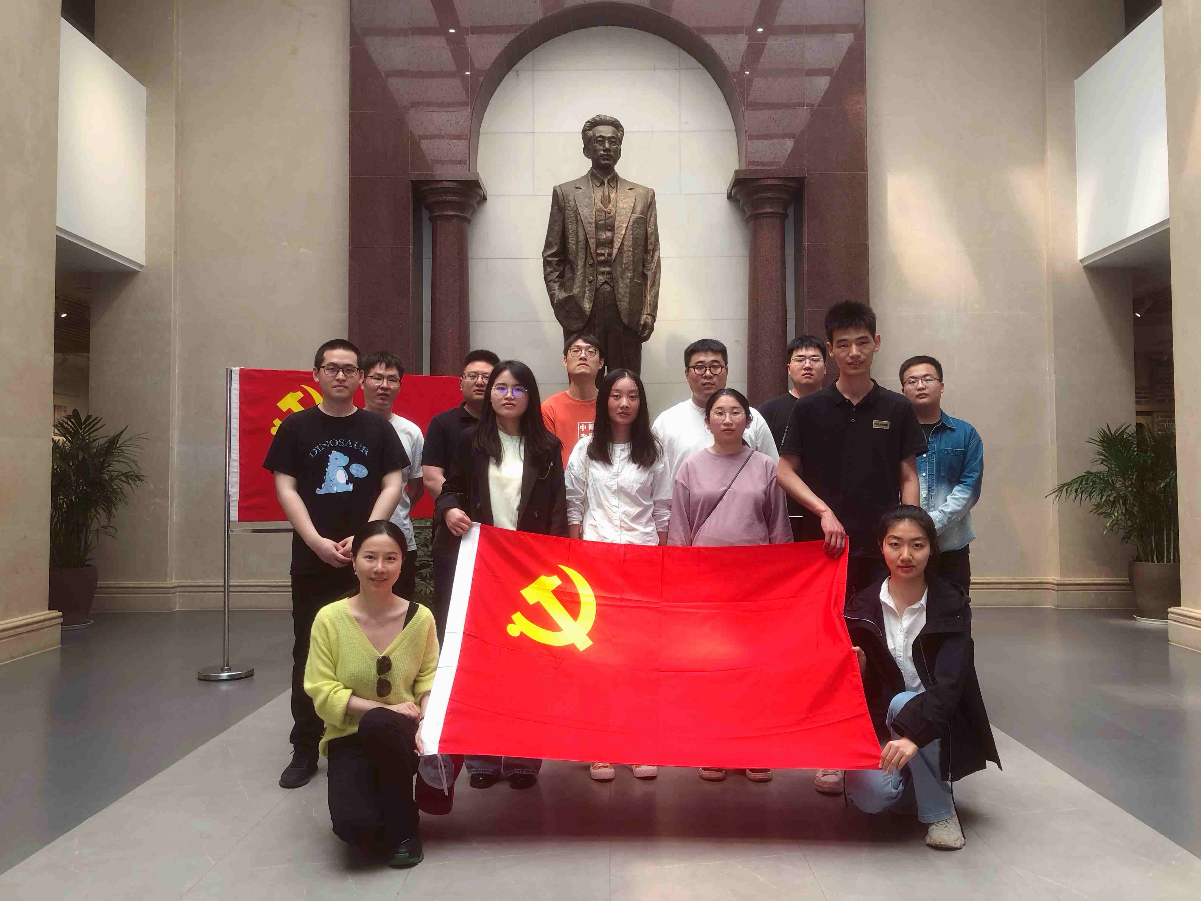 人像党旗_副本.jpg 人像党旗_副本.jpg